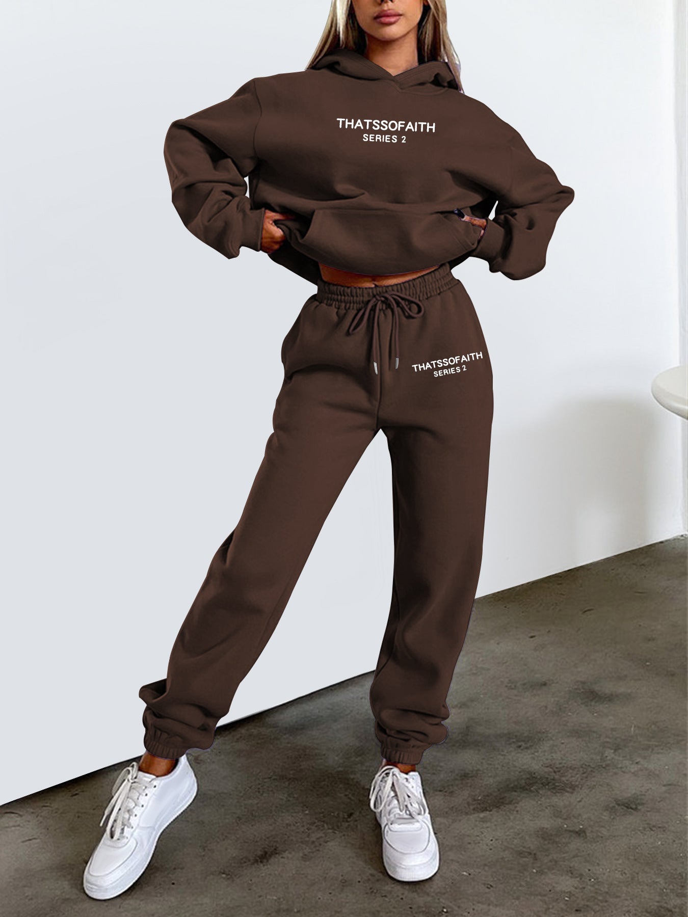 Traje de sudadera con capucha y pantalones estampados con letras para gimnasio para mujer