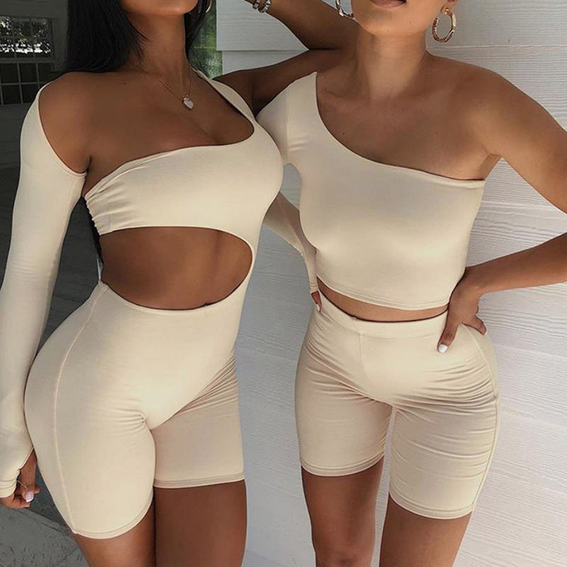 Conjunto de 2 piezas de top y pantalones cortos con hombros descubiertos para yoga