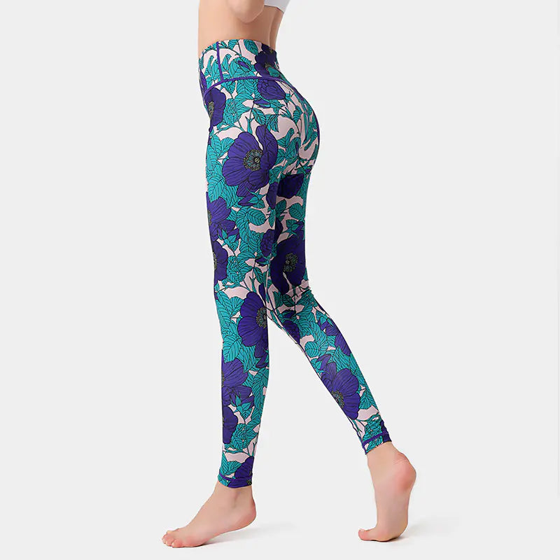 Traje de yoga con estampado floral amazónico