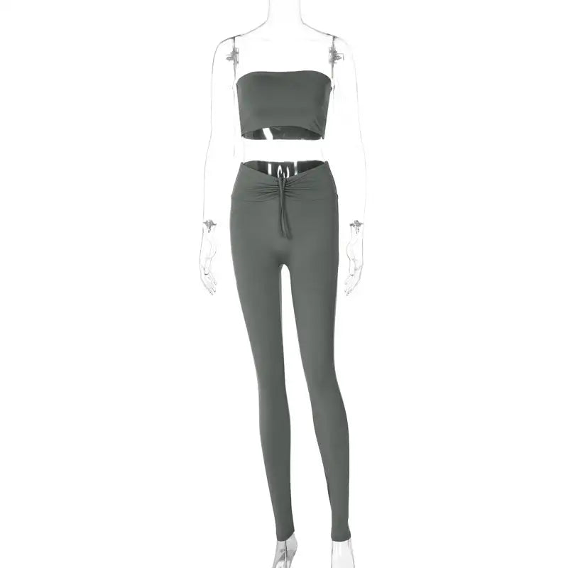 Traje de tubo de corte entallado