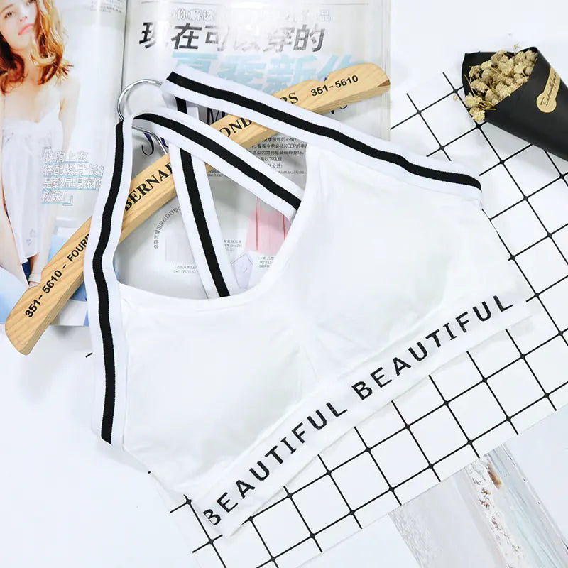 Illumino360Fitness Black and White Strapped Sports Bra