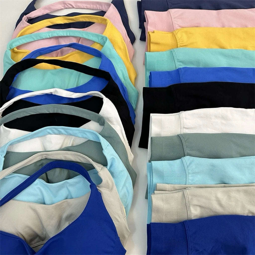 Conjunto de 2 leggings de impacto sin costuras para yoga, cintura alta, fruncido en el trasero y sujetador deportivo con cuello halter, para entrenamiento en gimnasio.