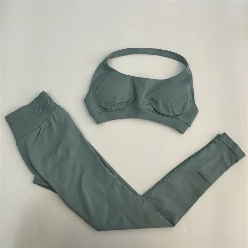Conjunto de 2 leggings de impacto sin costuras para yoga, cintura alta, fruncido en el trasero y sujetador deportivo con cuello halter, para entrenamiento en gimnasio.