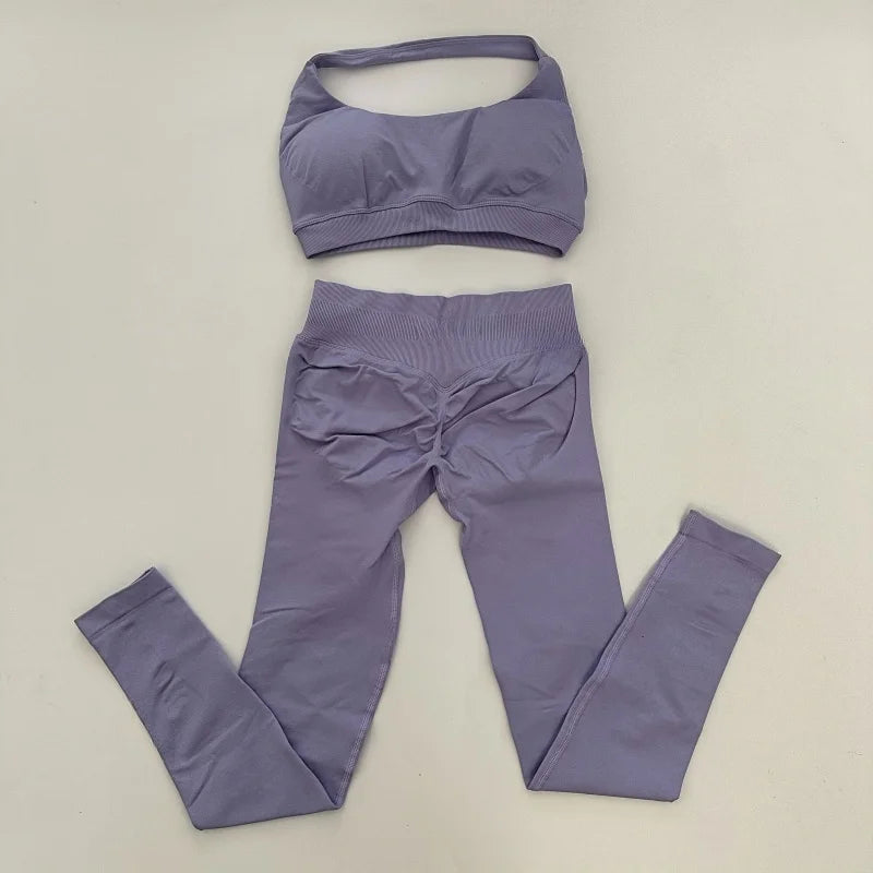 Conjunto de 2 leggings de impacto sin costuras para yoga, cintura alta, fruncido en el trasero y sujetador deportivo con cuello halter, para entrenamiento en gimnasio.