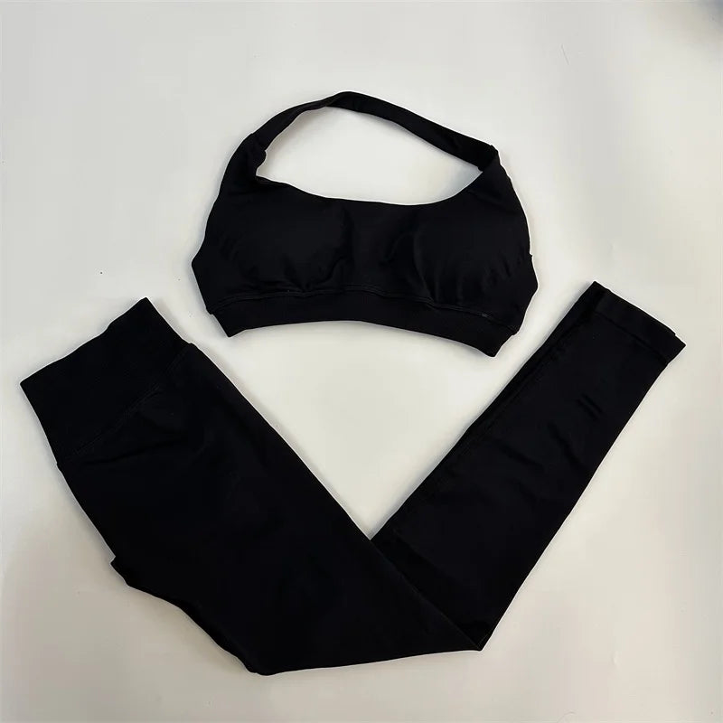 Conjunto de 2 leggings de impacto sin costuras para yoga, cintura alta, fruncido en el trasero y sujetador deportivo con cuello halter, para entrenamiento en gimnasio.