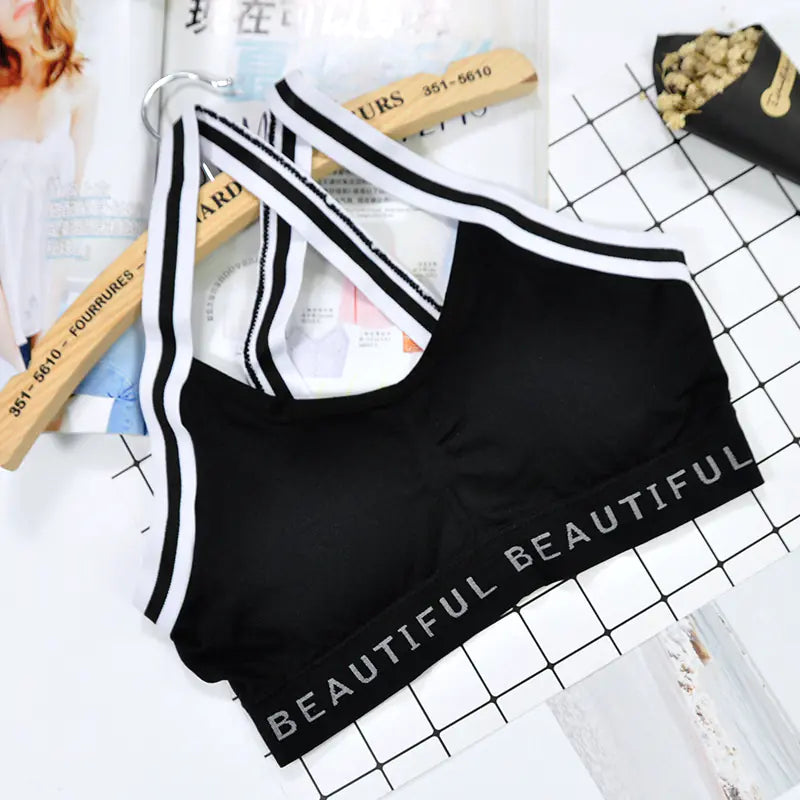 Illumino360Fitness Black and White Strapped Sports Bra