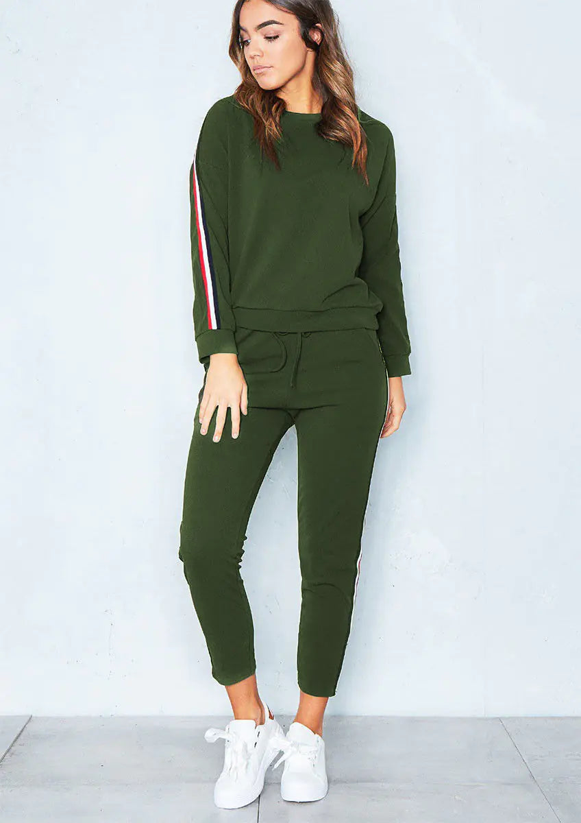 Women's Casual Athletic Set with Striped Top (2 Pieces)
